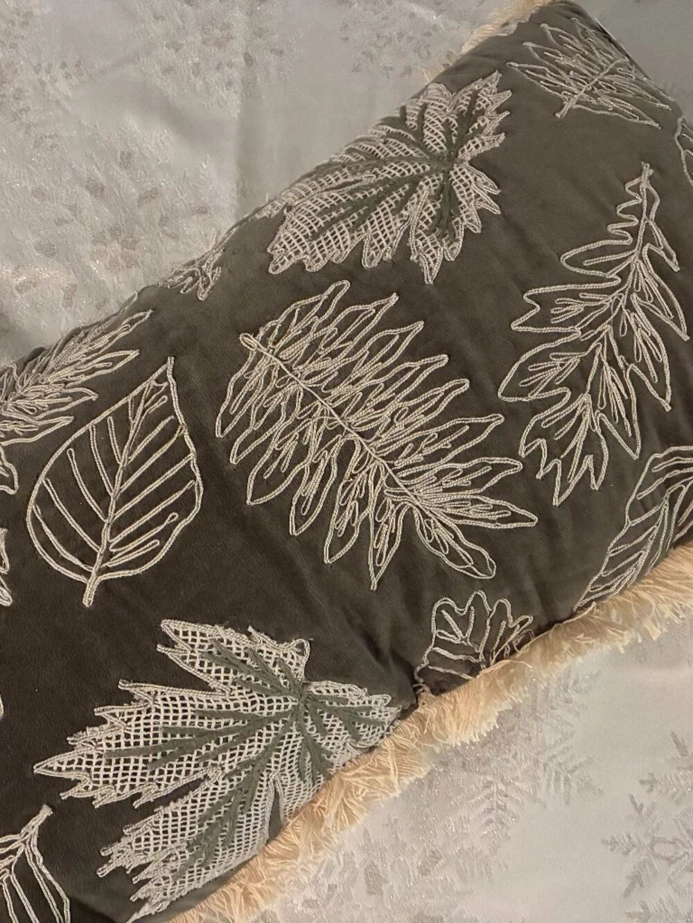 Total Home Ltd. Olive Green and Cream Fall Leaves Decorative Pillow. NWT
